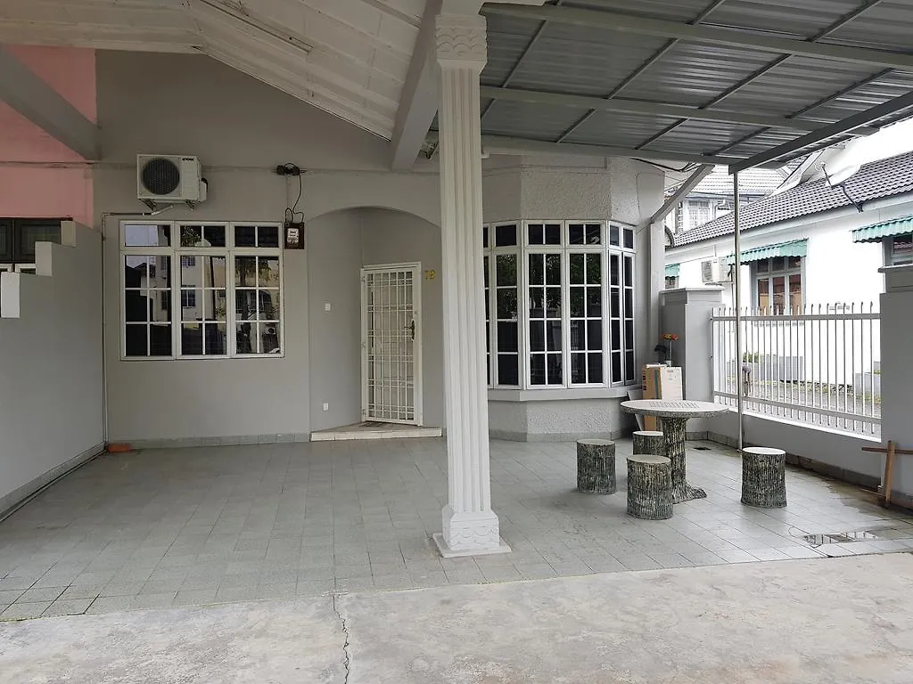 別荘 Jb Bandar Baru Uda Homestay ジョホールバル