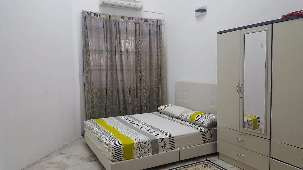 Jb Bandar Baru Uda Homestay ジョホールバル 別荘